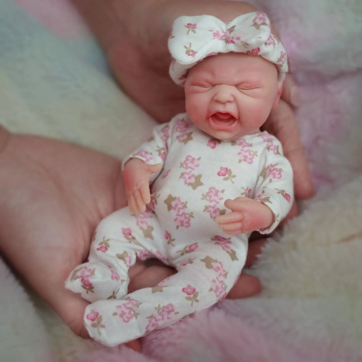 Mini_Bebe_Reborn_Luna_Dormindo_Silicone_S0lido_Molinho_Sonho_Reborn