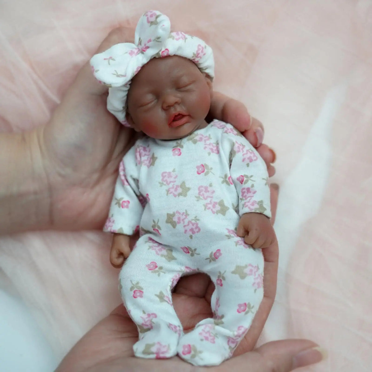 Mini_Bebe_Reborn_Negra_Helena_Silicone_Solido_SOnho_Reborn